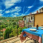 Casa Con Terrazza Panoramica In Tipico Borgo Ligure Tatil Evi