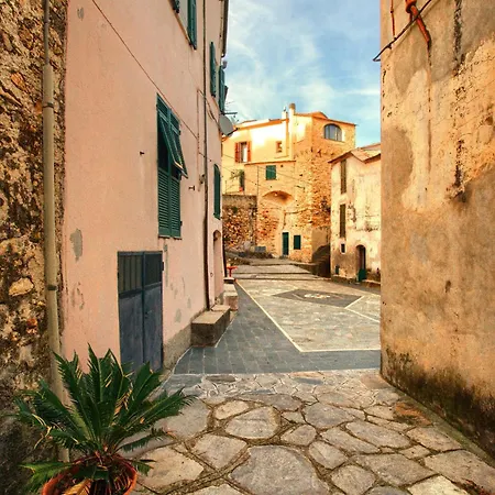 Casa Con Terrazza Panoramica In Tipico Borgo Ligure בית נופש אימפריה