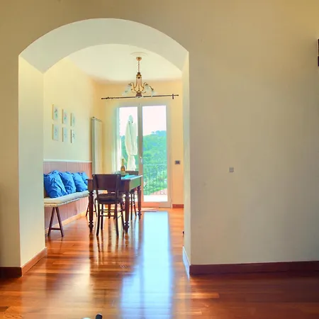 Дом отдыха Casa Con Terrazza Panoramica In Tipico Borgo Ligure Империя