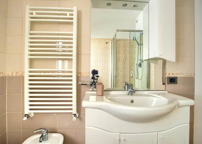 Casa Con Terrazza Panoramica In Tipico Borgo Ligure * 임페리아