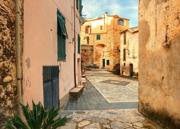 Casa Con Terrazza Panoramica In Tipico Borgo Ligure 펜션 임페리아