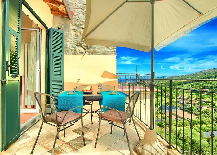 Casa Con Terrazza Panoramica In Tipico Borgo Ligure 임페리아