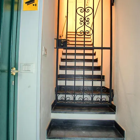 Casa Con Terrazza Panoramica In Tipico Borgo Ligure Nyaraló