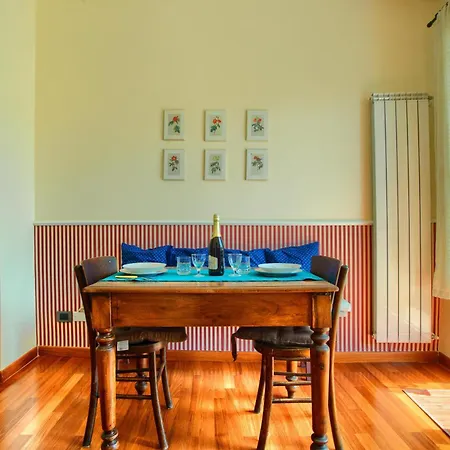 Casa Con Terrazza Panoramica In Tipico Borgo Ligure