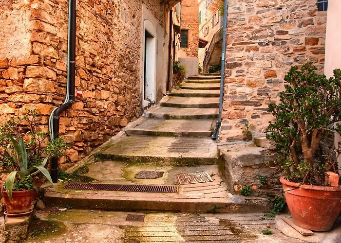 Casa Con Terrazza Panoramica In Tipico Borgo Ligure Semesterbostad