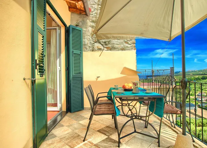 Semesterbostad Casa Con Terrazza Panoramica In Tipico Borgo Ligure