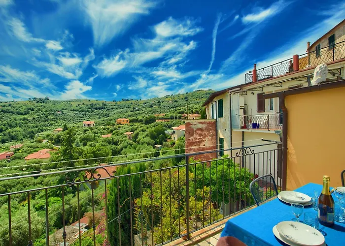 Casa Con Terrazza Panoramica In Tipico Borgo Ligure Imperia